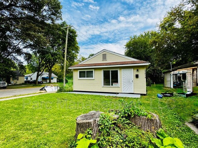 Building Photo - 15914 Dacosta St Rental