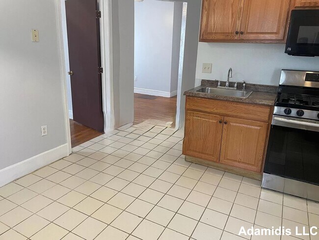 Building Photo - 135 Marcella St Unit #2