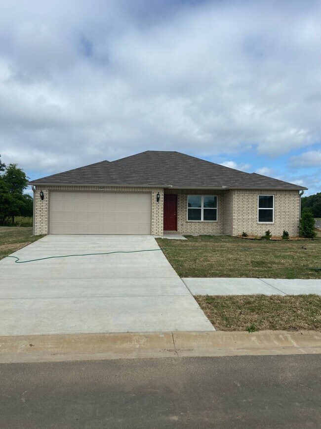 Photo - *Pre-leasing* Three Bedroom | Two Bath Hom...