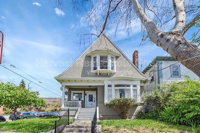 Building Photo - 1729 Milvia St Rental