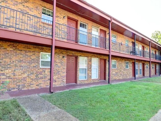 Westlawn Apartments - Westlawn Apartments