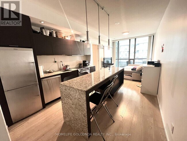 Photo - 8 Charlotte St Unit 511