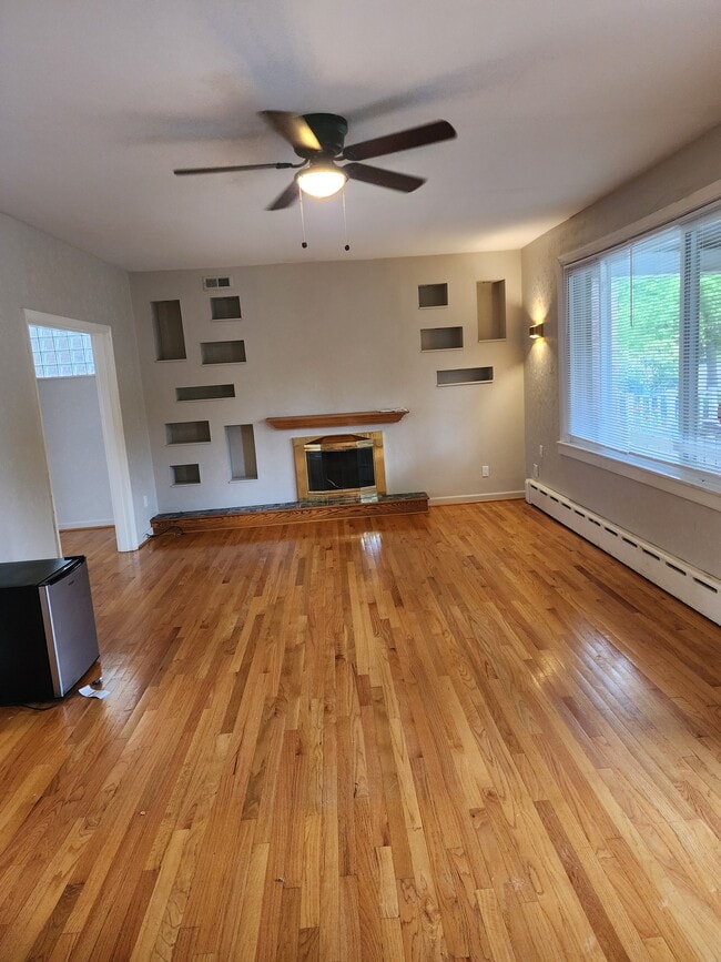 Building Photo - 5505 Beacon St Rental