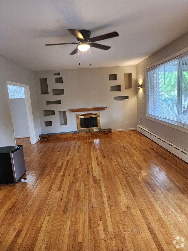 Building Photo - 5505 Beacon St Rental