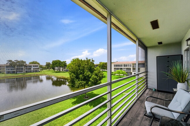 Photo - 368 Mansfield Dr