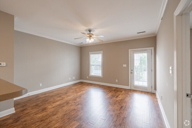 1BR, 1BA - The Cherry Blossom - 740SF - Living Room - Covington Oaks