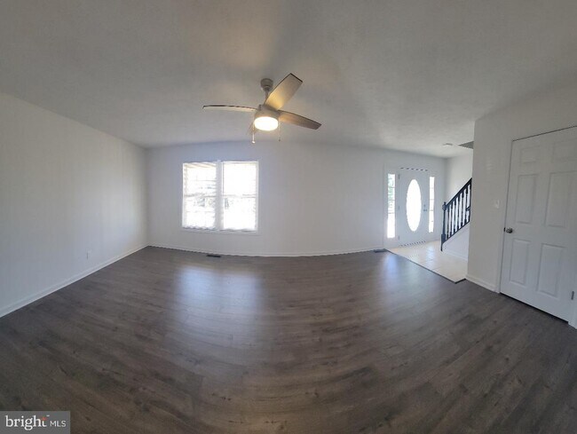 Photo - 25 Whaling Ln