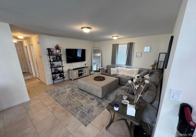 Photo - 518 E Penn St Unidad Ground