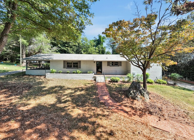 Photo - 316 Hillsboro St