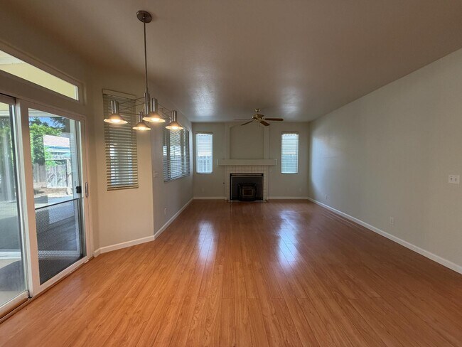 Photo - 5918 W Chennault Ave