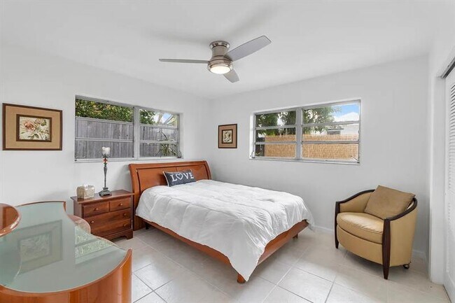 Photo - 2270 SE 5th St