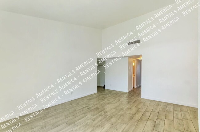 Photo - 828 S Langley Ave