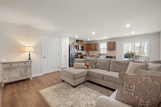 Photo - 71 Southwind Dr