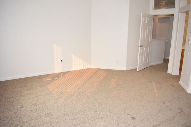 Photo - 469 Anacapa Dr