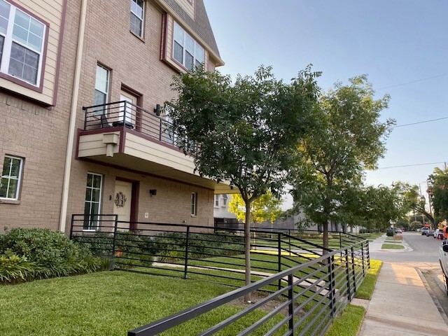 Photo - 5820 Bryan Pkwy