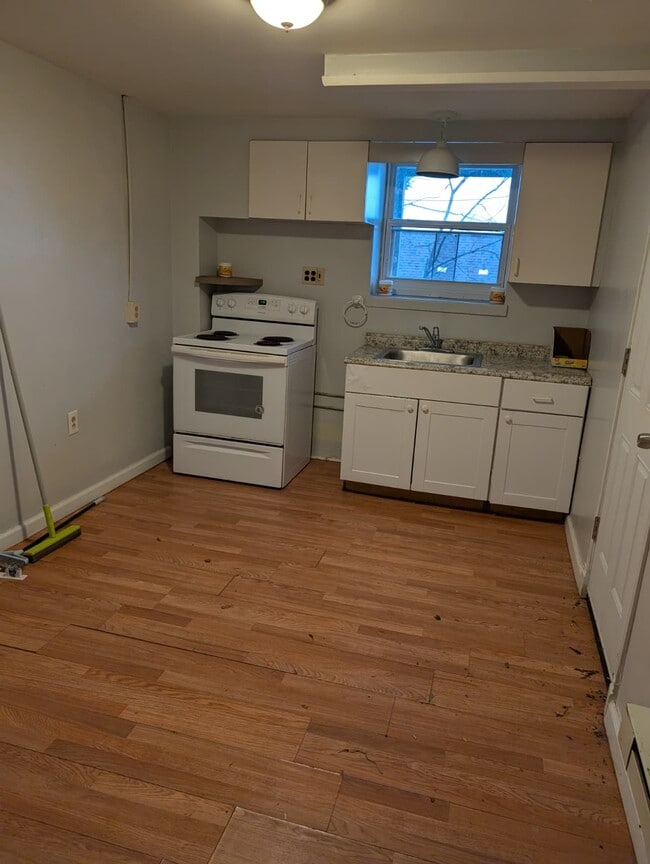 Photo - 2314 Broadway Ave