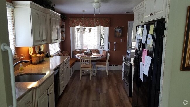 Building Photo - 360 N 48th St Rental