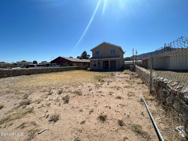 Photo - 7500 Howard St