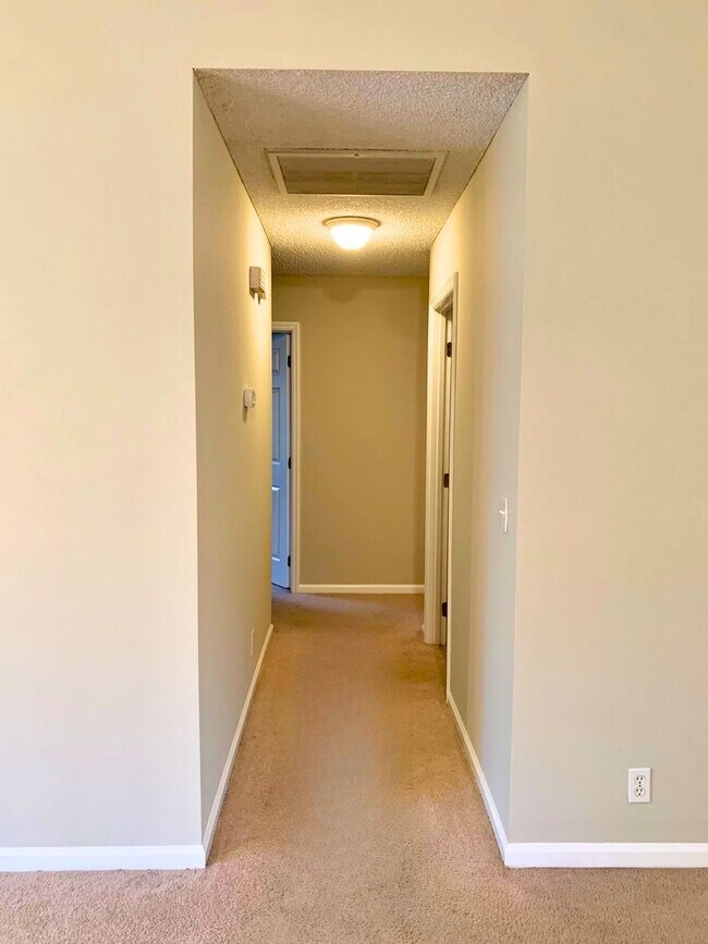 Photo - 4/2 with fenced in yard!