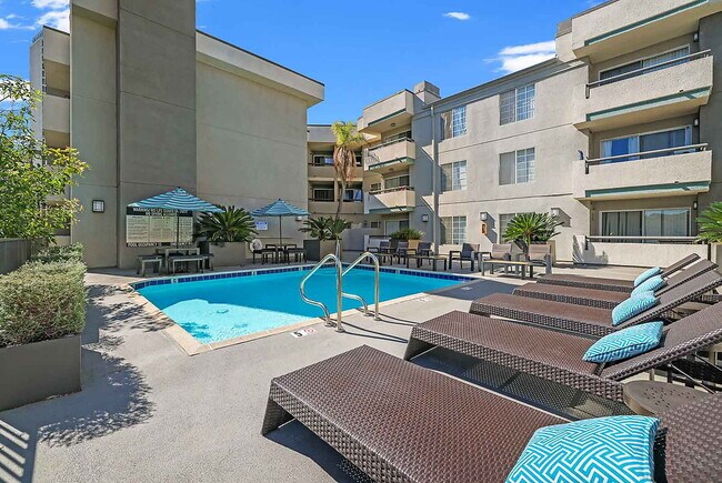 Photo - Tiffany Court