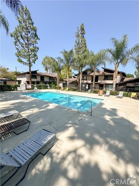 Building Photo - 19630 Saticoy St Unit 2 Rental