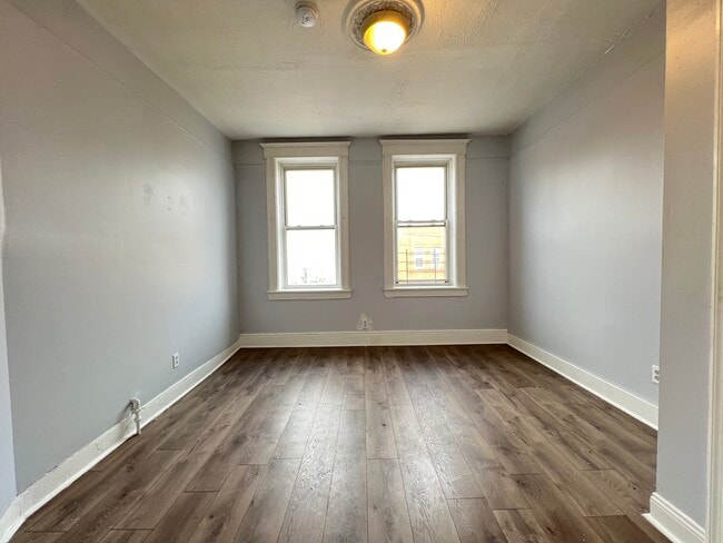 43 Grant Ave 3L - 40 Grant Ave Unit 3L