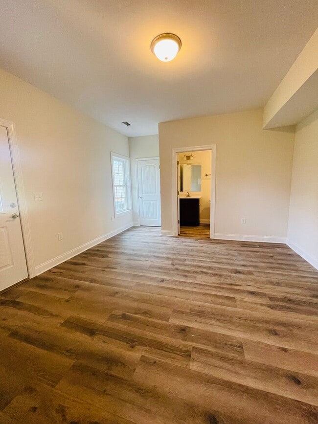 Photo - *4 Bedroom Townhouse for Rent*