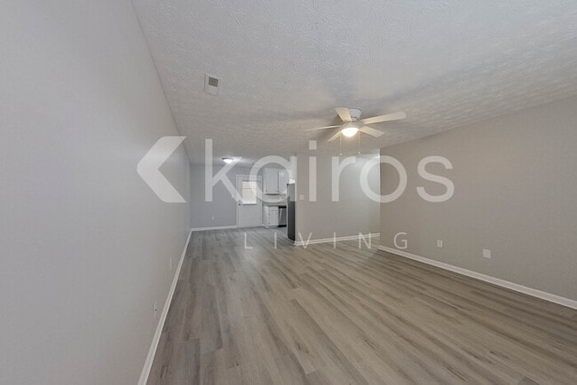 Photo - 218 Deer Pkwy