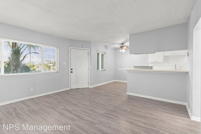 Photo - 2 br, 1 bath Apartment - 927 Daisy Avenue ...