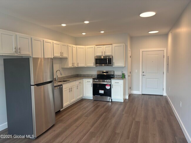 Photo - 491 Campbell Ave