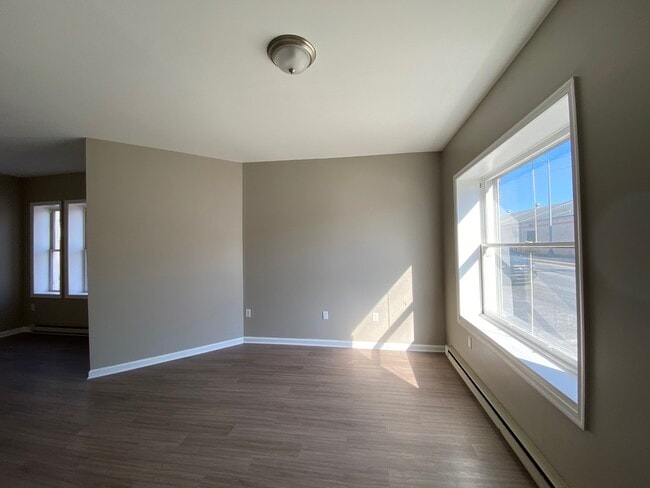 Photo - 242 N Raleigh St