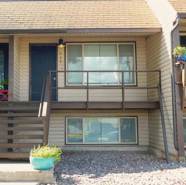 Photo - 612 Pine Ave