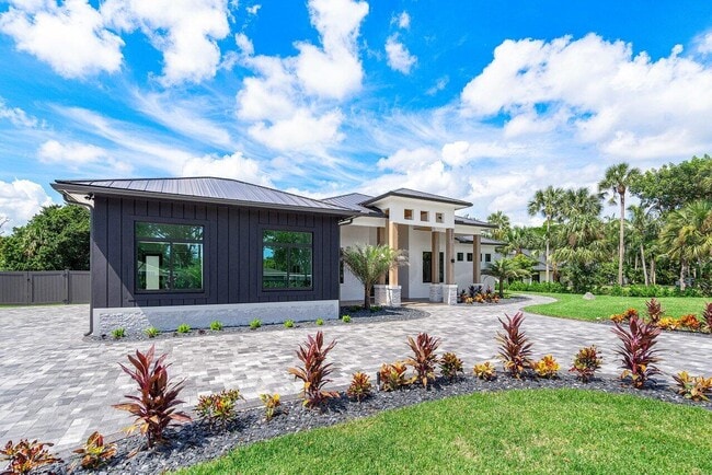 Photo - 221 Milestone Way