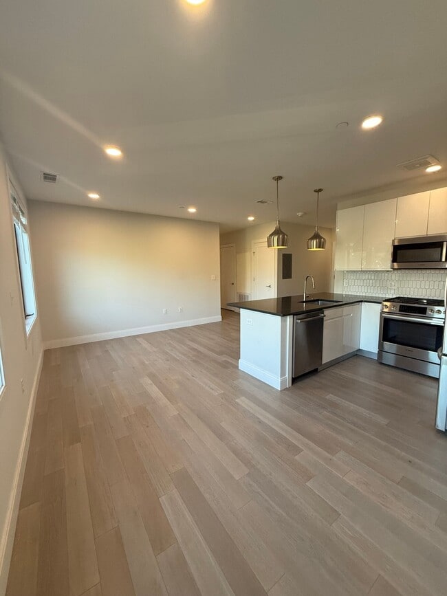 Photo - 152 Liverpool St Unit 306