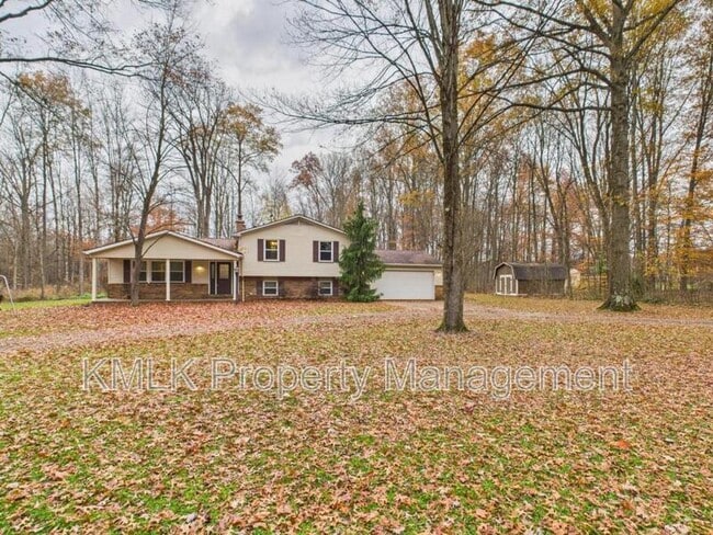 Photo - 874 Pleasant St