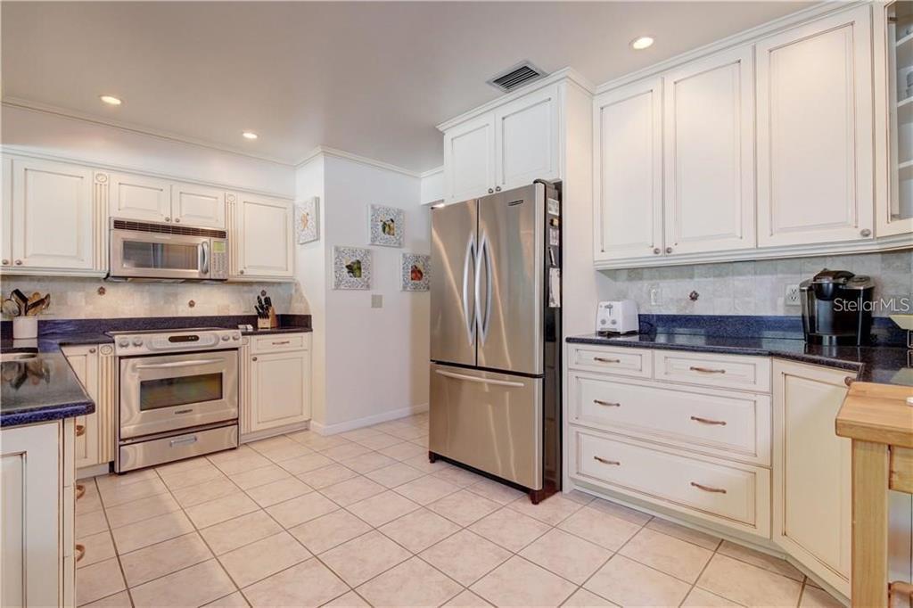 Photo - 2395 6th Ave SW