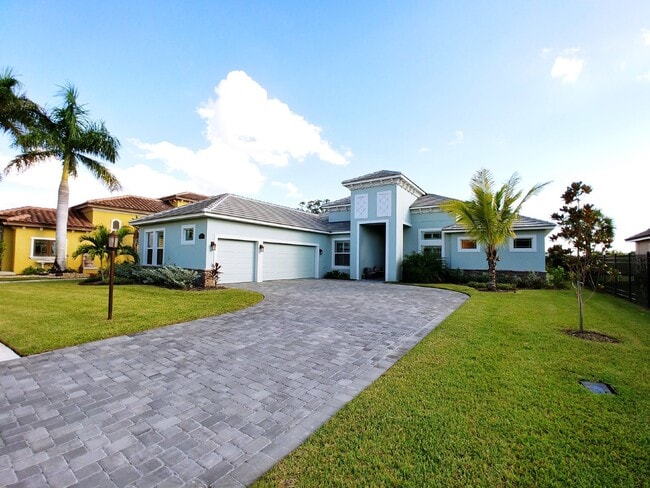 Building Photo - "Spacious 4 Bed, 3.5 Bath Rockledge Rental - Your Dream Home Awaits!"