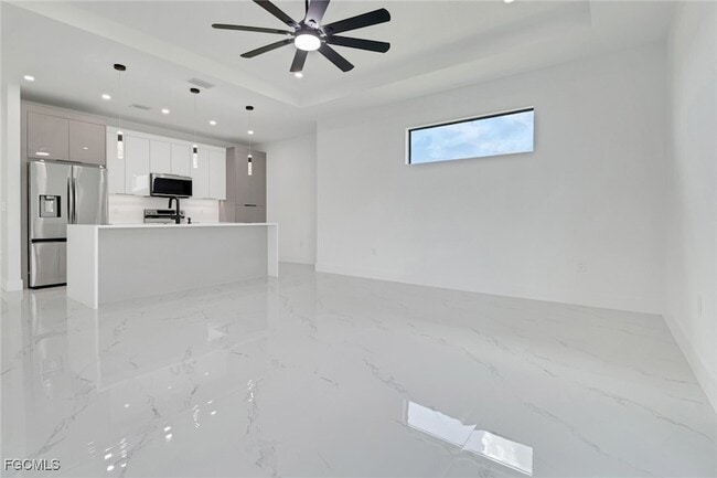 Photo - 928 NE 8th Pl