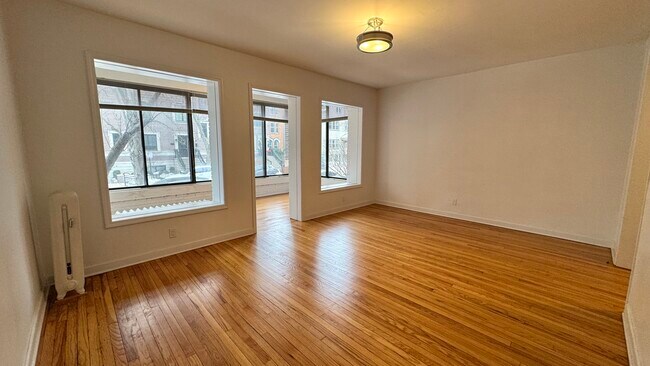 Photo - 644 W Aldine Ave