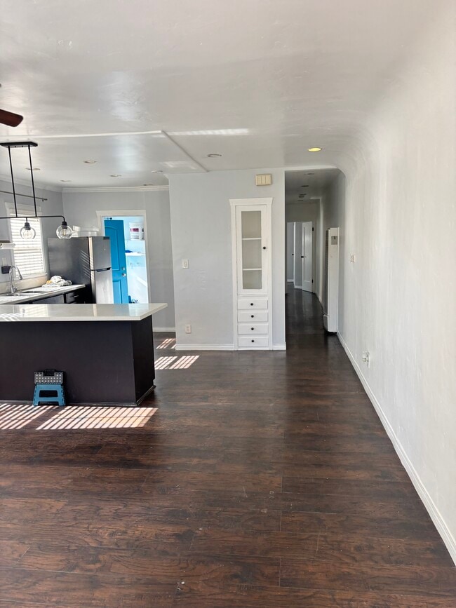 Building Photo - 5843 Haas Ave Unit 5843