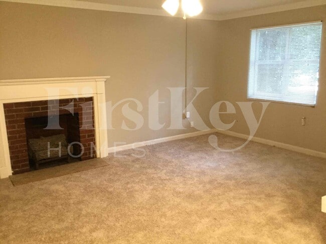 Photo - 676 Bridge Ave