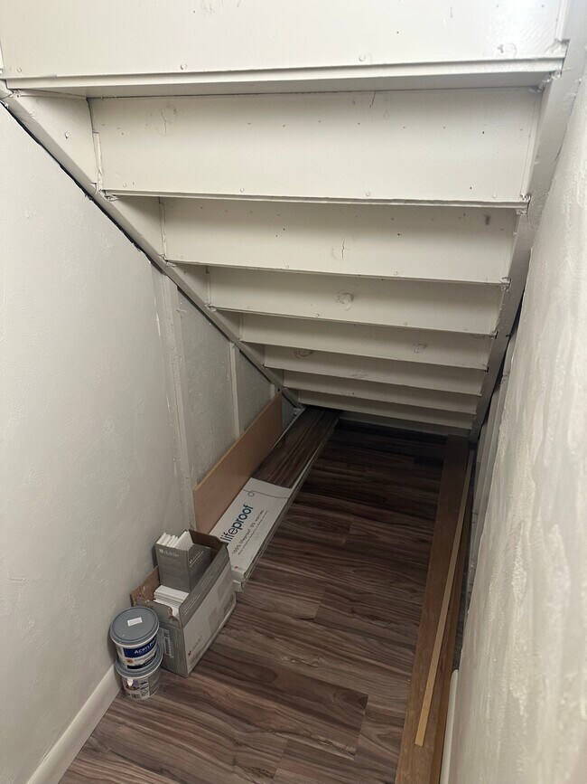 Photo - 705 Custer Ave Unidad B