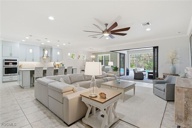 Photo - 11012 Castlereagh St