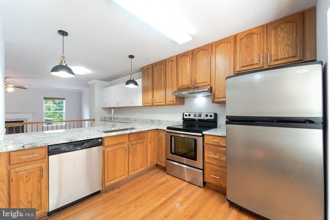 Photo - 413 Lakeview Ct