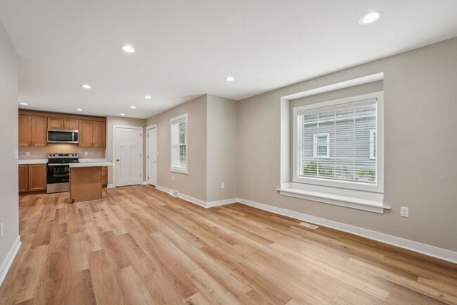 Building Photo - 1284/1284A N 68th Street Unit 1284