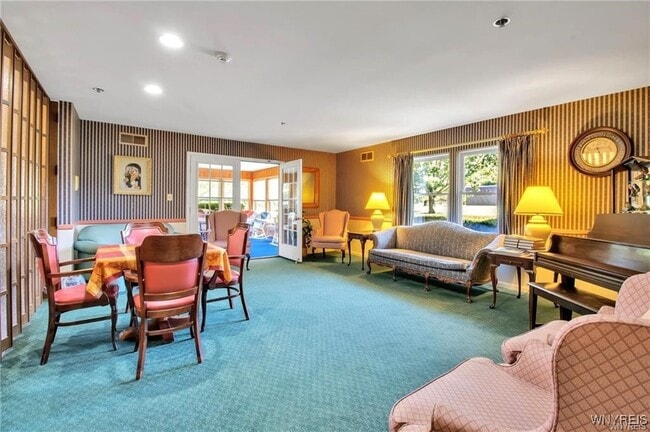 Photo - 459 E Oak Orchard St