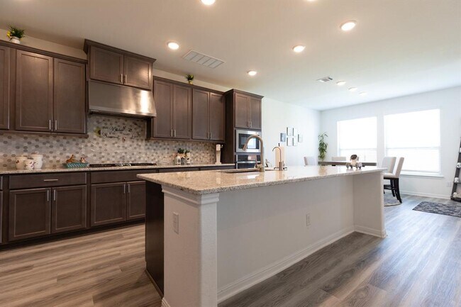 Photo - 2332 Giona Pl