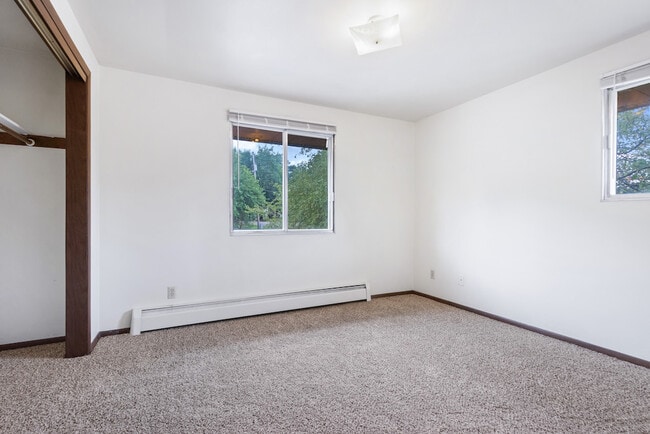 Charles Apts Green Bay, LLC