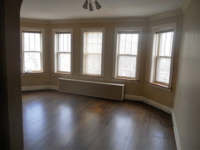 Living Room - 5319 W Giddings St Unit 1