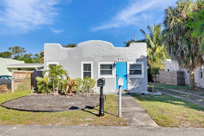 Building Photo - 615 El Vedado Rental
